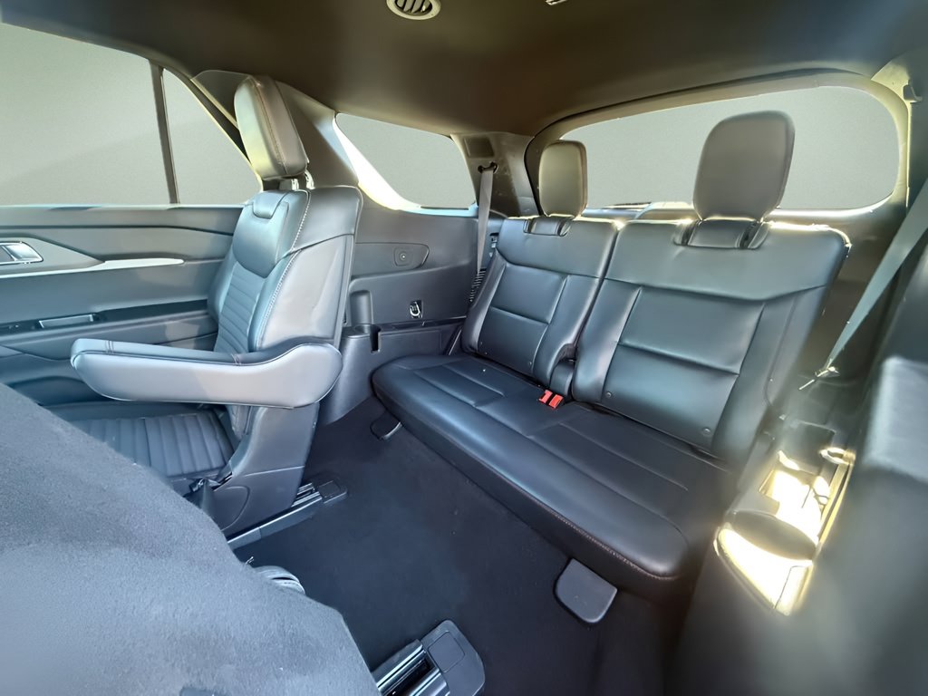 Used 2025 Ford Explorer ST-Line AWD/4WD image 12