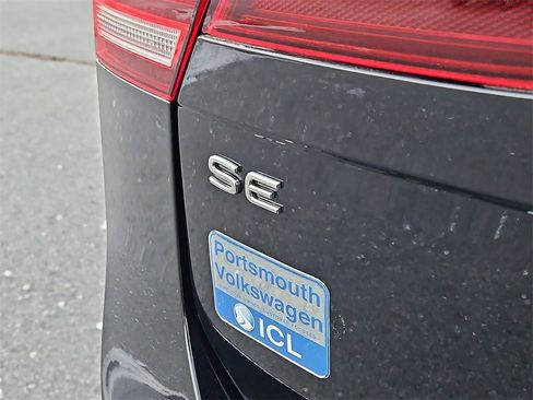 Used 2022 Volkswagen Tiguan SE image 12