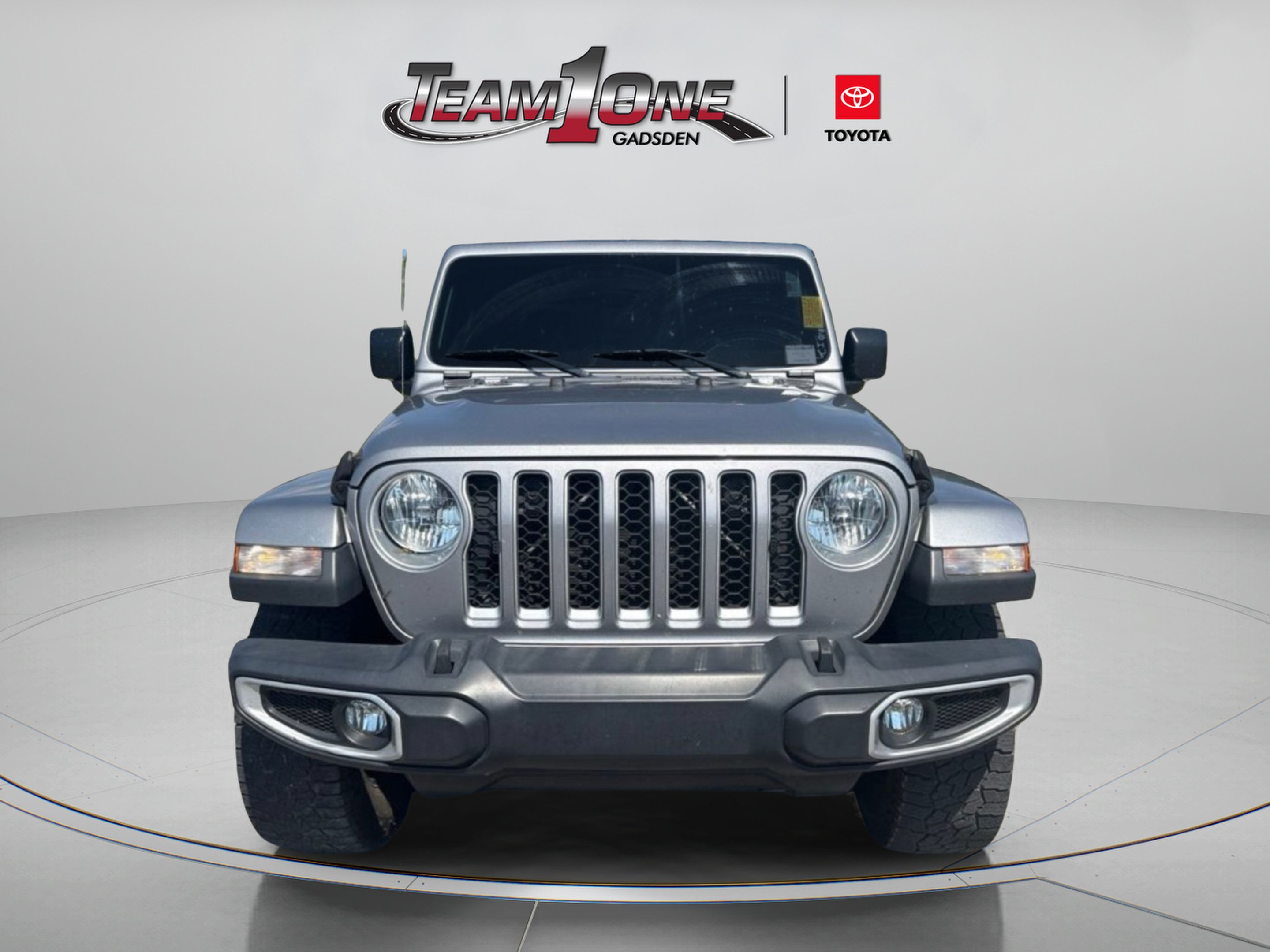 Used 2020 Jeep Gladiator Overland AWD/4WD image 2