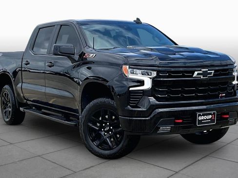 Used 2025 Chevrolet Silverado 1500 LT Trail Boss w/ Convenience Package II image 3