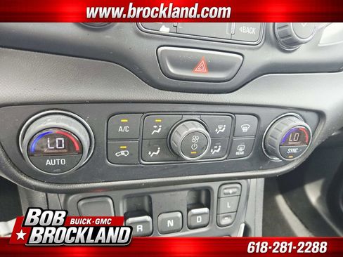 Used 2021 GMC Terrain SLT FWD image 27