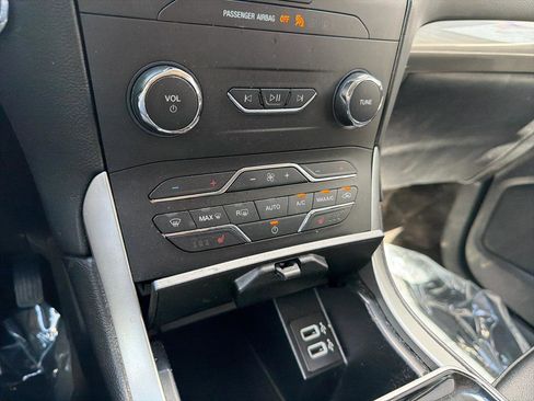 Used 2019 Ford Edge SEL w/ Equipment Group 201A FWD image 41