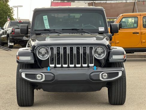 Used 2023 Jeep Wrangler Unlimited Sahara AWD/4WD image 9