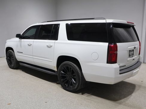 Used 2018 Chevrolet Suburban Premier AWD/4WD image 4