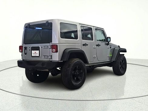 Used 2017 Jeep Wrangler Unlimited Sahara w/ Connectivity Group AWD/4WD image 7