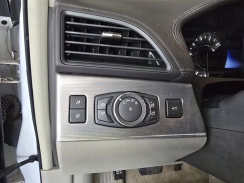 Used 2014 Lincoln MKX AWD w/ Equipment Group 102A image 22