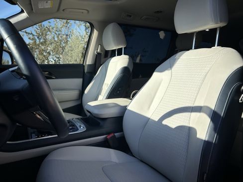 Certified 2025 Kia Carnival SX Prestige image 13