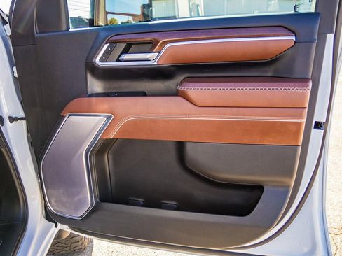 Used 2024 GMC Sierra 2500 Denali Ultimate AWD/4WD image 21