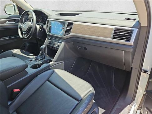 Used 2019 Volkswagen Atlas SE w/ Panoramic Sunroof Package FWD image 22