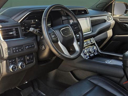 Used 2022 GMC Yukon Denali w/ Denali Ultimate Package AWD/4WD image 29