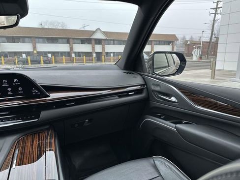 Used 2021 Cadillac Escalade Premium Luxury w/ Driver Assist Tech Package image 40