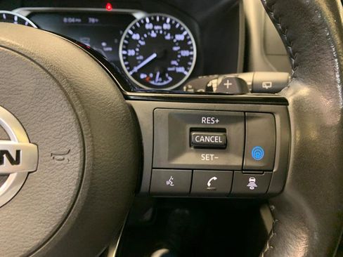 Used 2021 Nissan Rogue SV w/ Premium Package image 23