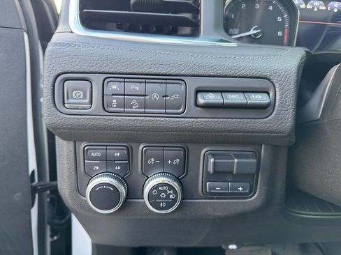 Used 2021 GMC Yukon Denali w/ Denali Premium Package image 36