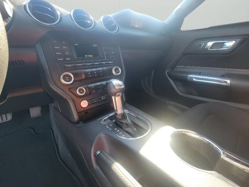 Used 2017 Ford Mustang Convertible RWD image 18