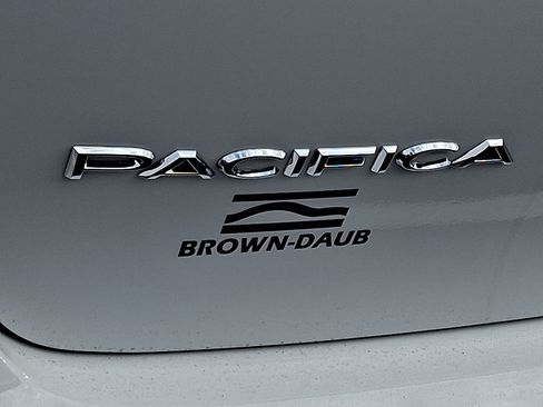 Used 2026 Chrysler Pacifica Select FWD image 20