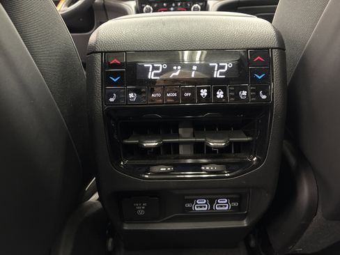 Certified 2024 Jeep Grand Cherokee Summit AWD/4WD image 13