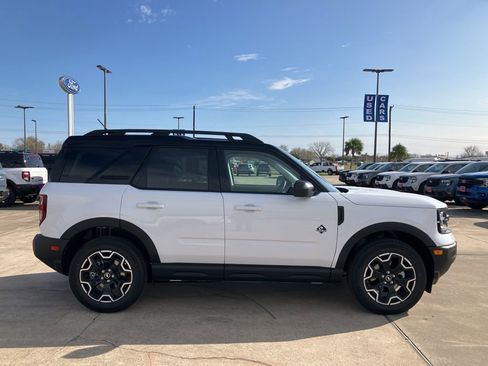 New 2025 Ford Bronco Sport Outer Banks image 8