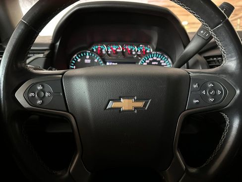 Used 2019 Chevrolet Suburban LS RWD image 20