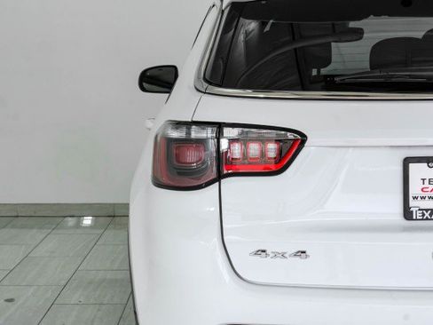 Used 2024 Jeep Compass Latitude AWD/4WD image 49
