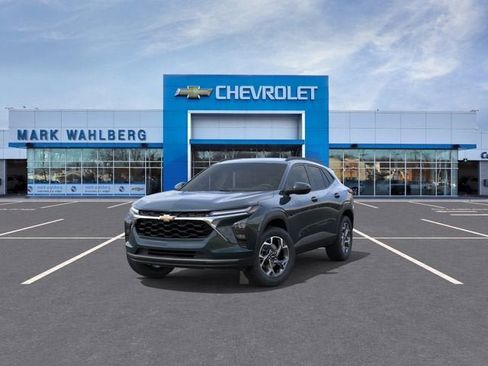 New 2026 Chevrolet Trax LT w/ LT Convenience Package FWD image 8