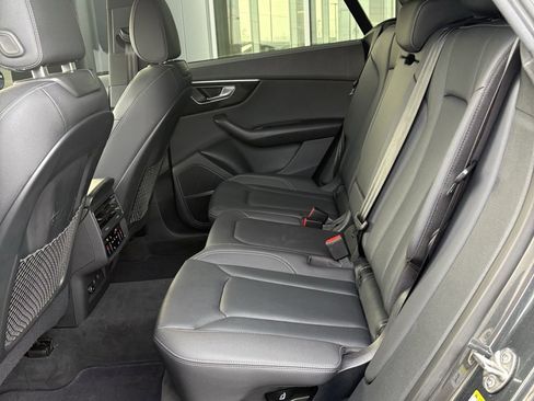 Used 2021 Audi Q8 Prestige w/ Prestige Package image 15