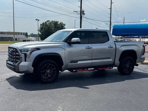 Used 2023 Toyota Tundra Platinum AWD/4WD image 3