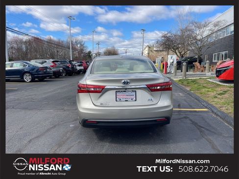 Used 2018 Toyota Avalon XLE Premium w/ Carpet Mat Package FWD image 4