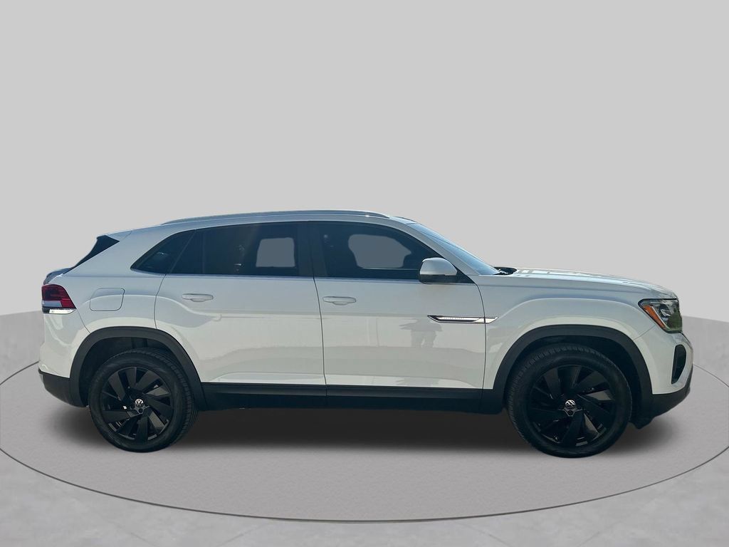 Used 2024 Volkswagen Atlas Cross Sport SE AWD/4WD image 6