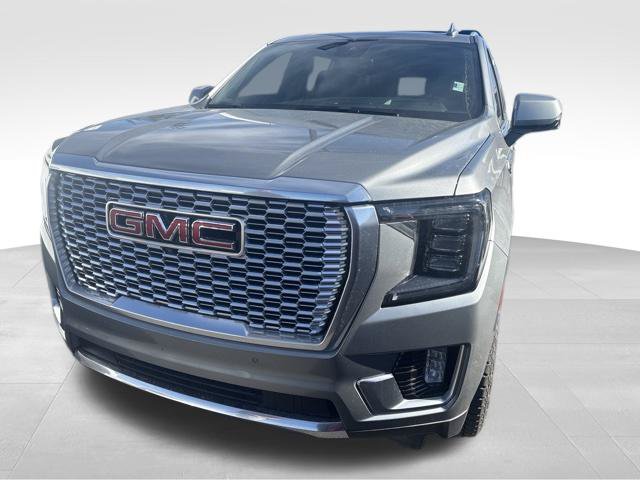 Used 2023 GMC Yukon XL Denali w/ Advanced Technology Package AWD/4WD image 18