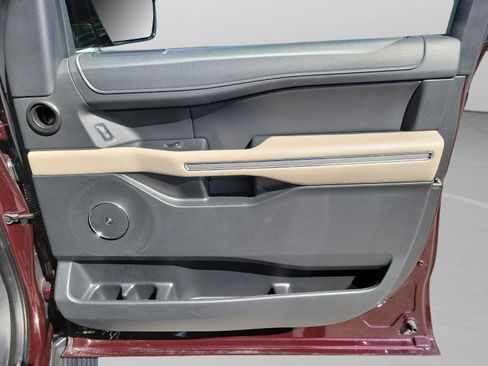 Used 2023 Ford Expedition Limited image 30