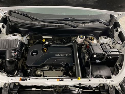 Used 2020 Chevrolet Equinox LT w/ Driver Convenience Package image 23