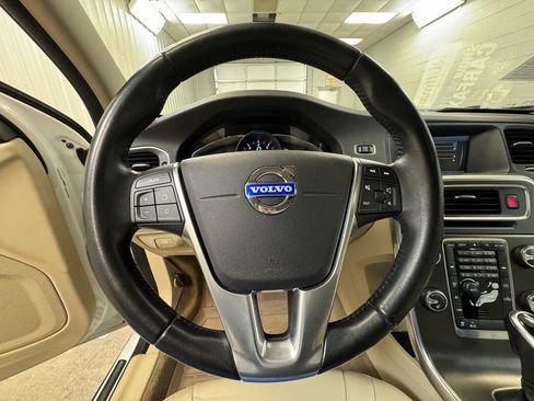 Used 2015 Volvo V60 T5 Premier Plus image 33