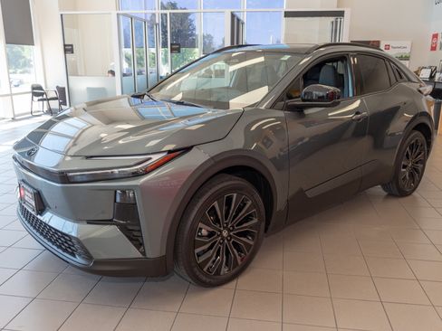 New 2026 Toyota C-HR AWD/4WD image 4