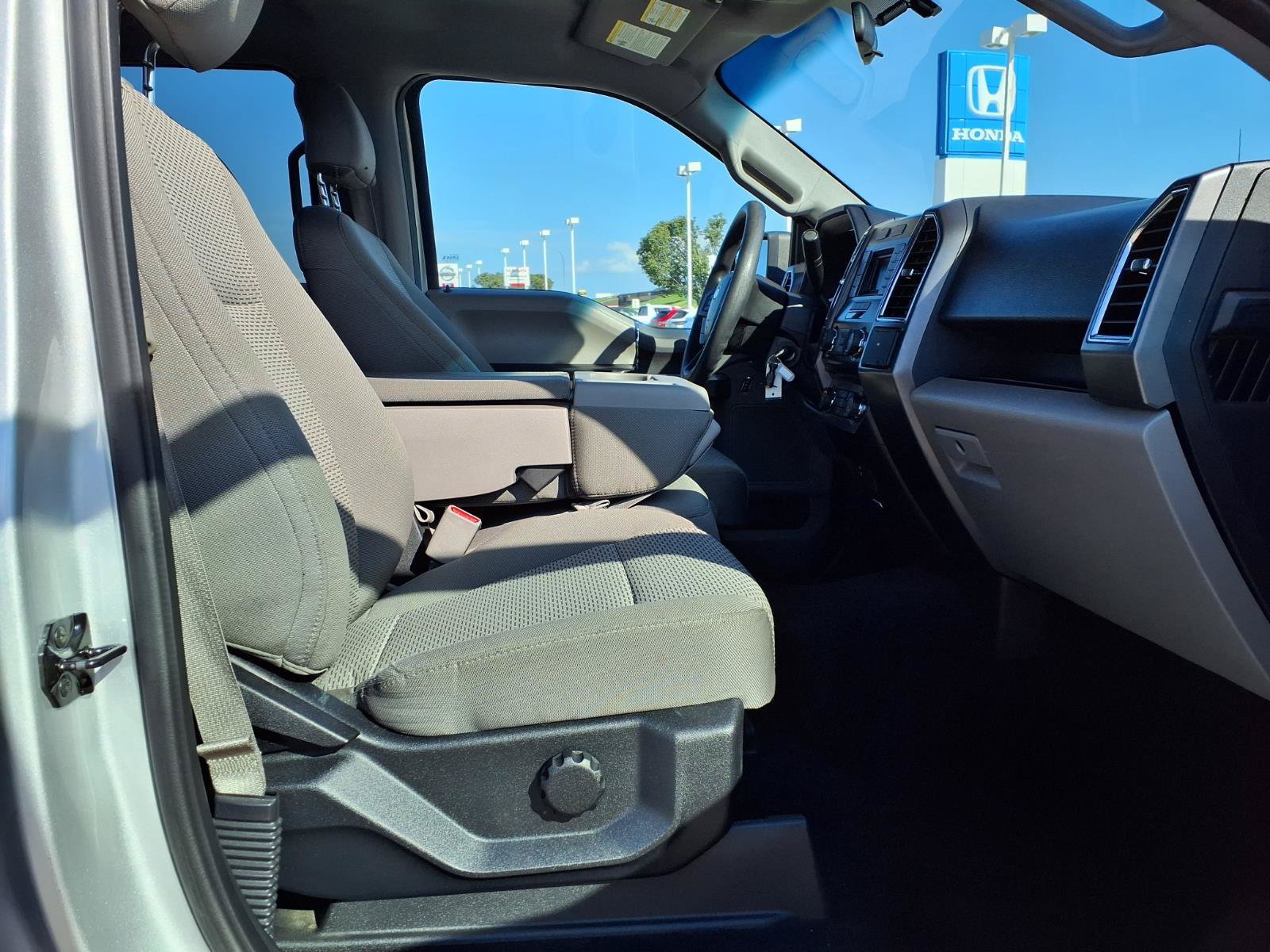 Used 2016 Ford F150 XLT RWD image 14