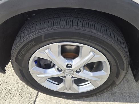 Certified 2025 Honda HR-V LX image 10