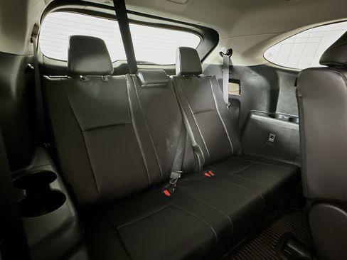 Certified 2025 Toyota Highlander image 26