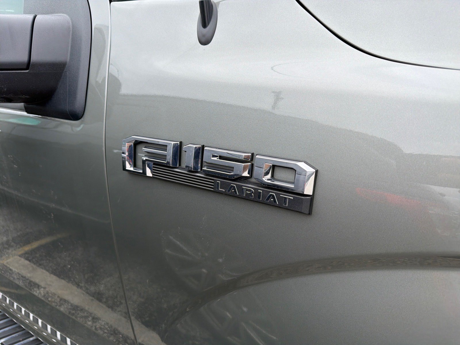 Used 2019 Ford F150 Lariat w/ Equipment Group 502A Luxury AWD/4WD image 4