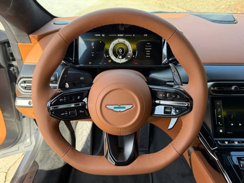 New 2026 Aston Martin V8 Vantage Convertible image 23