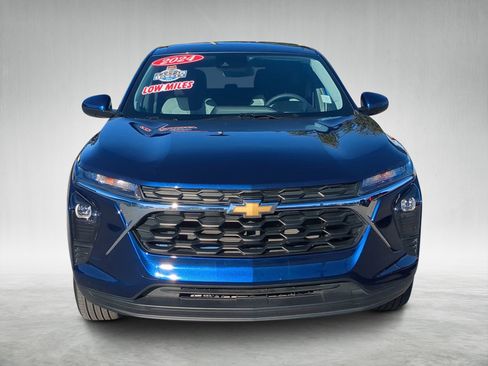 Used 2024 Chevrolet Trax LS w/ LS Convenience Package image 8