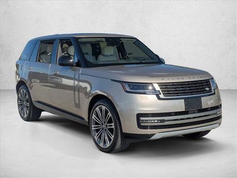 Used 2025 Land Rover Range Rover Long Wheelbase SE AWD/4WD image 3