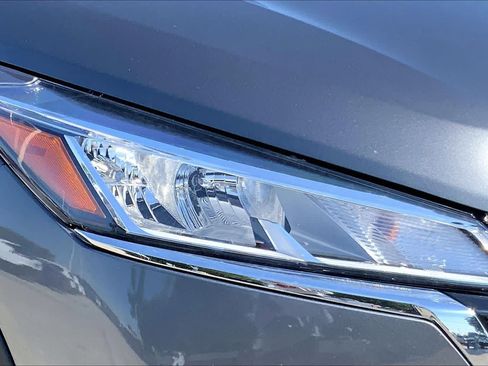Used 2024 Nissan Kicks S FWD image 24