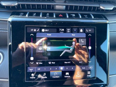 Used 2024 Jeep Grand Cherokee L Laredo image 20