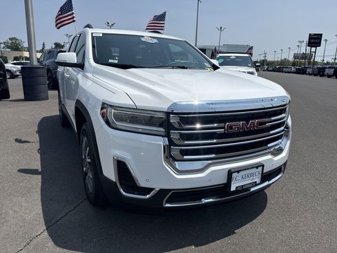 Certified 2022 GMC Acadia SLE w/ Driver Convenience Package image 4