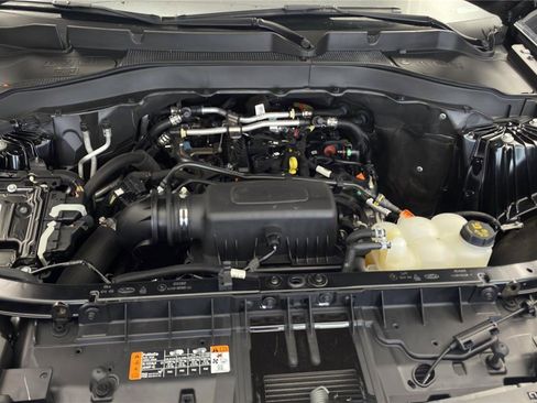 Used 2023 Ford Explorer XLT w/ Equipment Group 202A RWD image 9