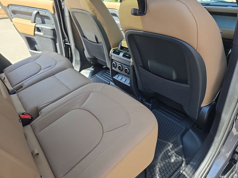 New 2026 Land Rover Defender 110 X-Dynamic SE image 11