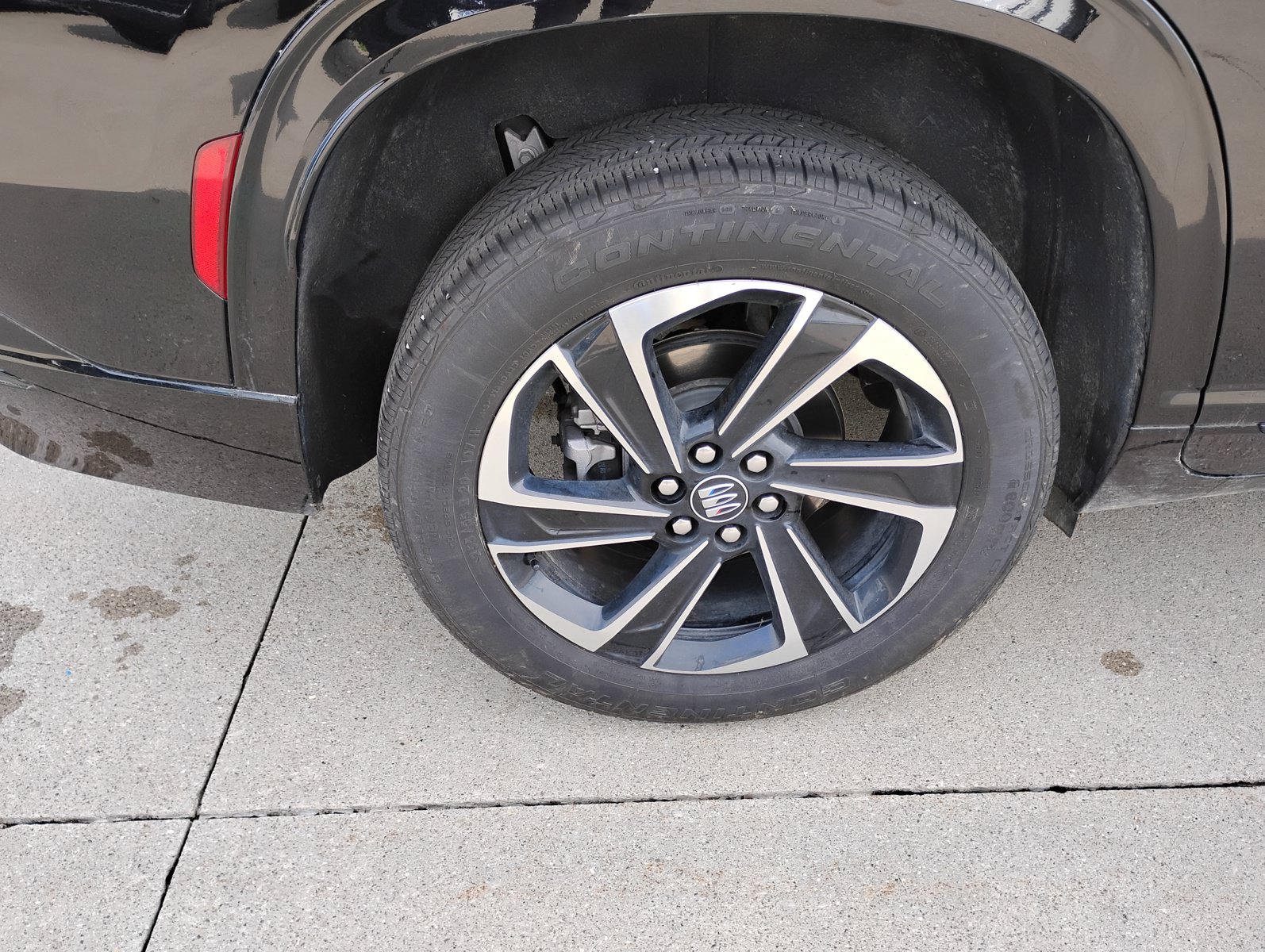 Used 2025 Buick Enclave Sport Touring FWD image 32