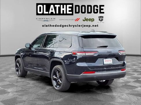 Used 2024 Jeep Grand Cherokee L Limited w/ Black Appearance Package AWD/4WD image 3