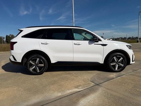 Used 2021 Kia Sorento S w/ Panoramic Sunroof Package image 6