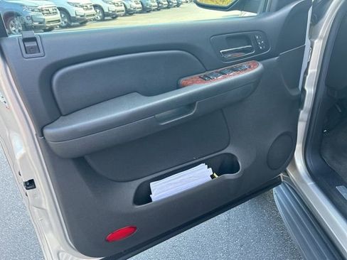 Used 2009 Chevrolet Tahoe LTZ image 13