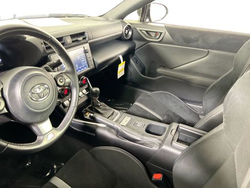 Used 2024 Toyota GR86 Premium image 22